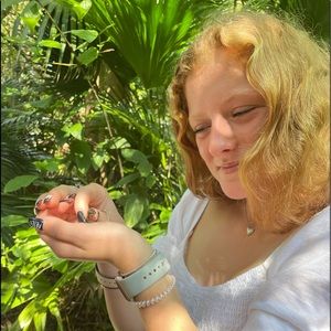 Meet your Posher, Hannah